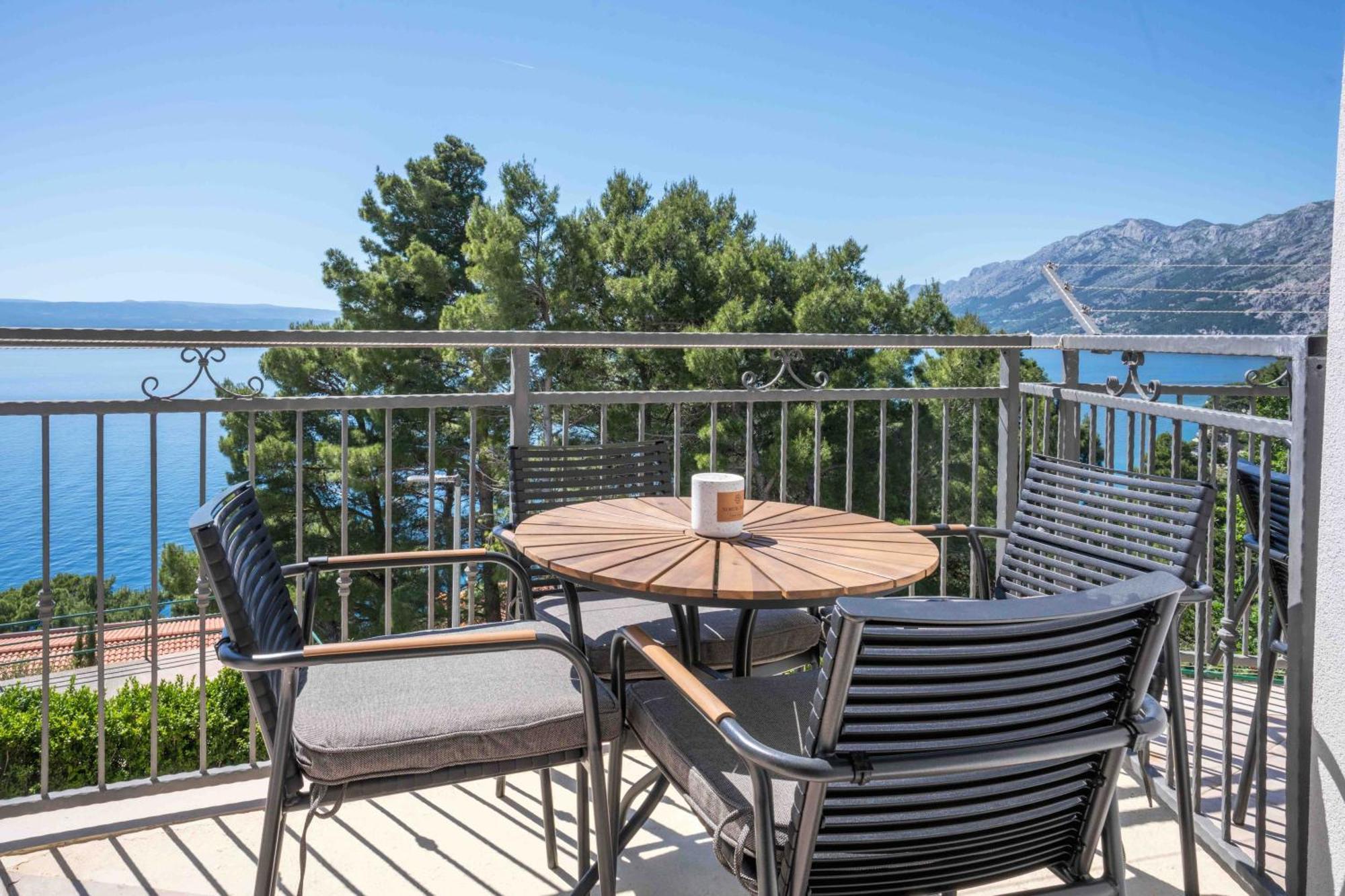 Sea View Apartment Gin Brela Exteriör bild